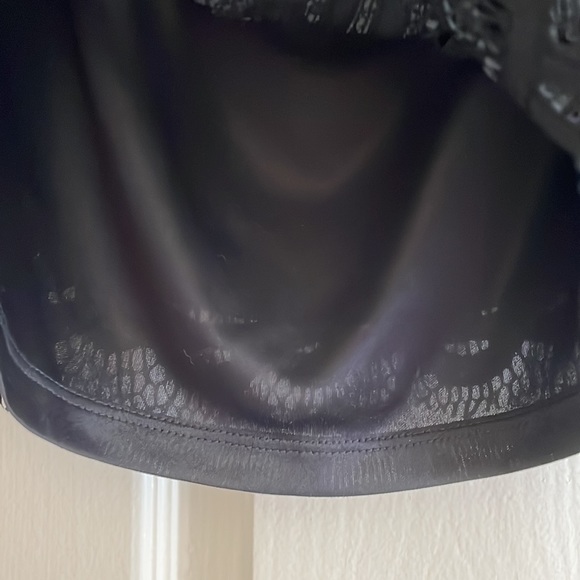 Express off shoulder lace top - Picture 5 of 8